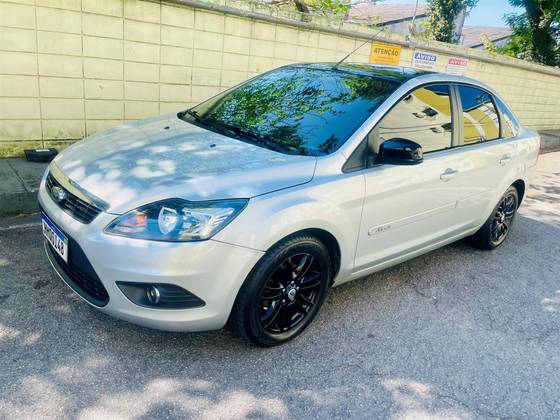 FORD FOCUS 2.0 GLX SEDAN 16V FLEX 4P AUTOMÁTICO